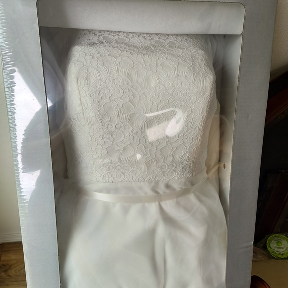 David's Bridal White Lace Wedding Dress